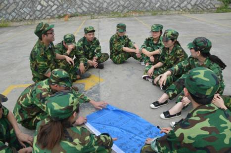 2015容大科技拓展訓練—沒有完美的個人，只有完美的團隊