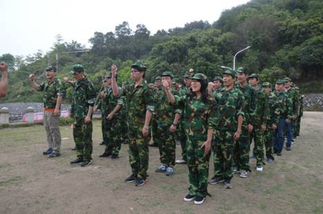 2015容大科技拓展訓練—沒有完美的個人，只有完美的團隊