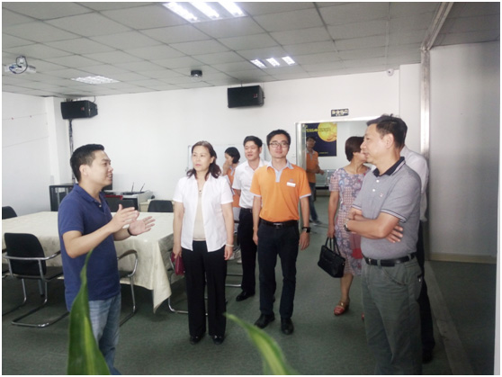 廈門市科技局領導蒞臨容大參觀調研