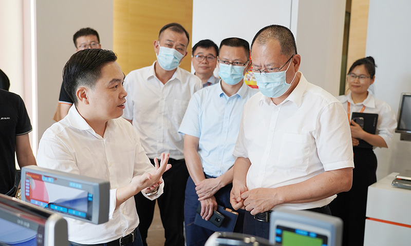 廈門市同安區(qū)委書記張毅恭一行蒞臨容大科技調(diào)研指導(dǎo)