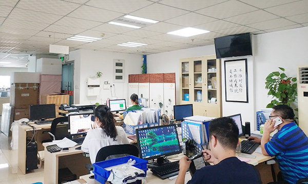 迎難而上，對未來充滿信心