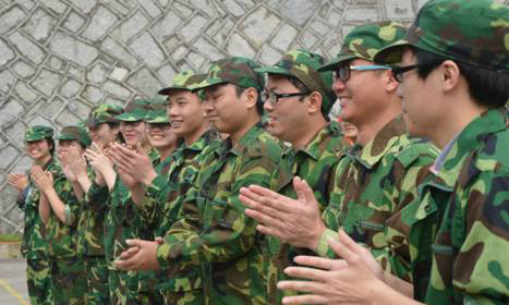 2015容大科技拓展訓(xùn)練—沒有完美的個(gè)人，只有完美的團(tuán)隊(duì)